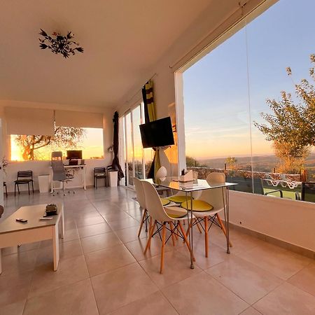 El Coso Lodge & Workation Zalamea la Real ภายนอก รูปภาพ